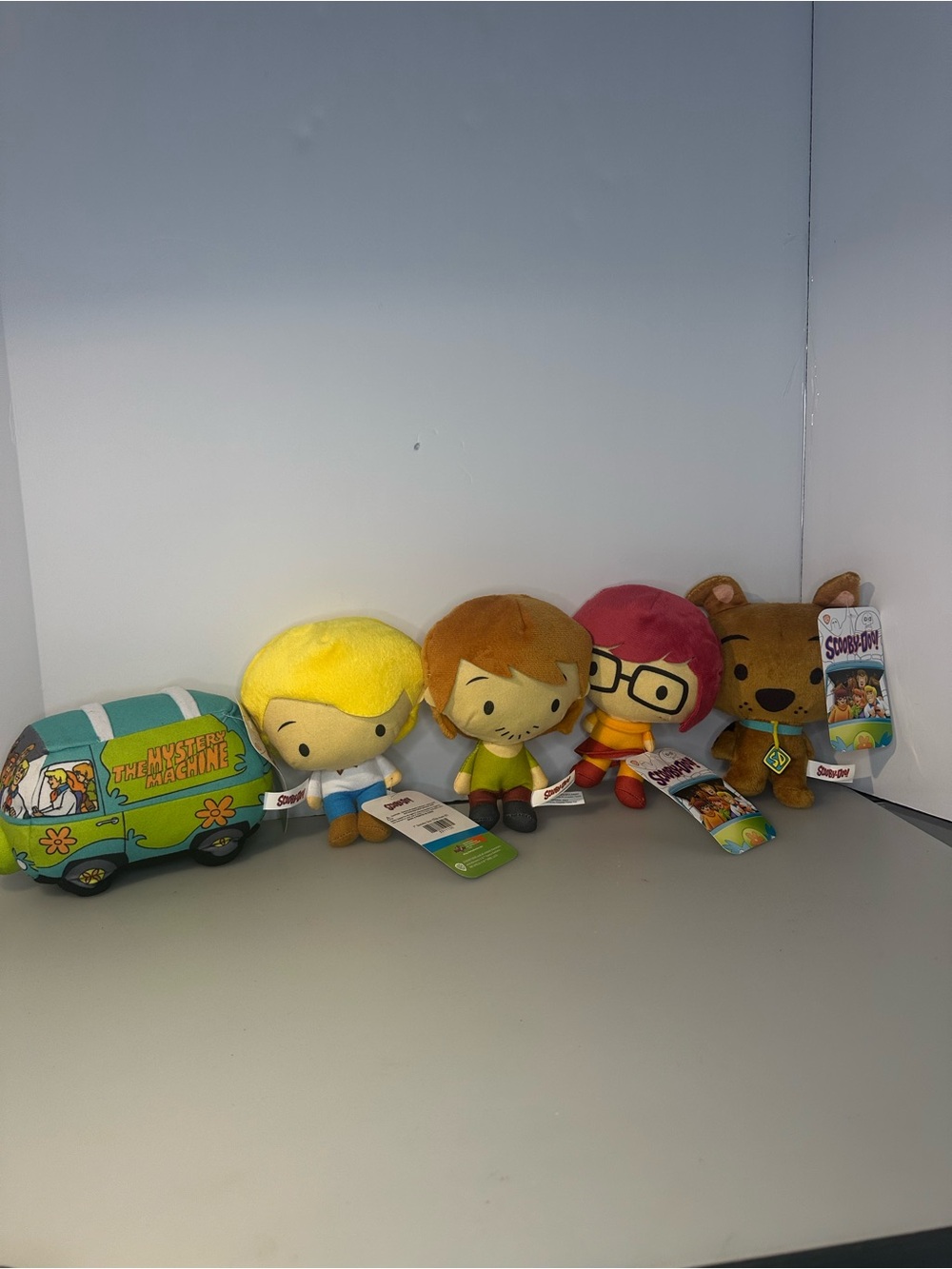Scooby-Doo Plush Character Set with Mystery Machine - Yellow, Brown, Pink, Green